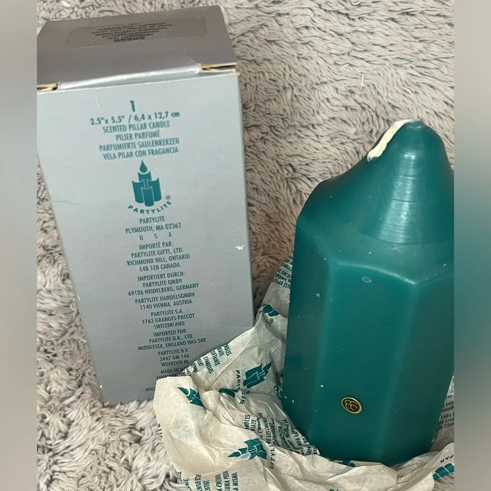 Partylite Pillar Candle Spinnaker Teal S0555 2.5”x5.5”
